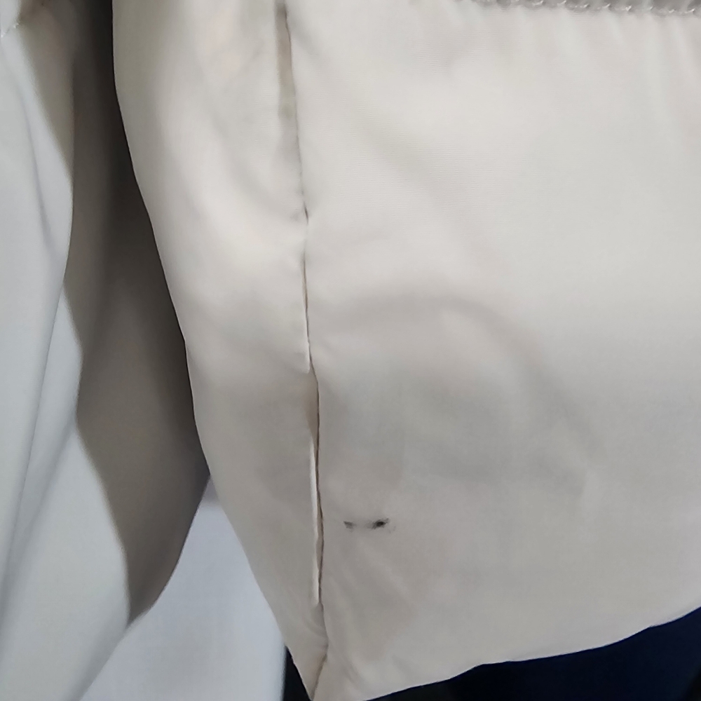 The North Face Women's White Puffer Jacket - Picture 4 of 4